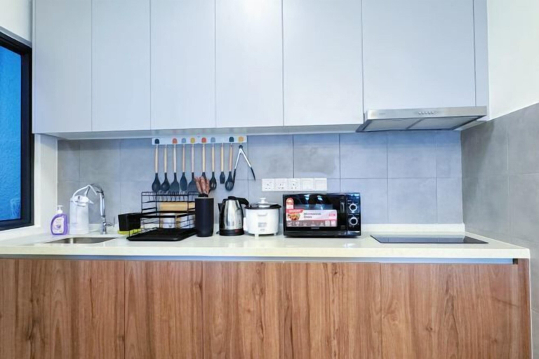 Private kitchen, M Vertica KL City 4 Bedroom Fully Air-Con Suite, Kuala Lumpur