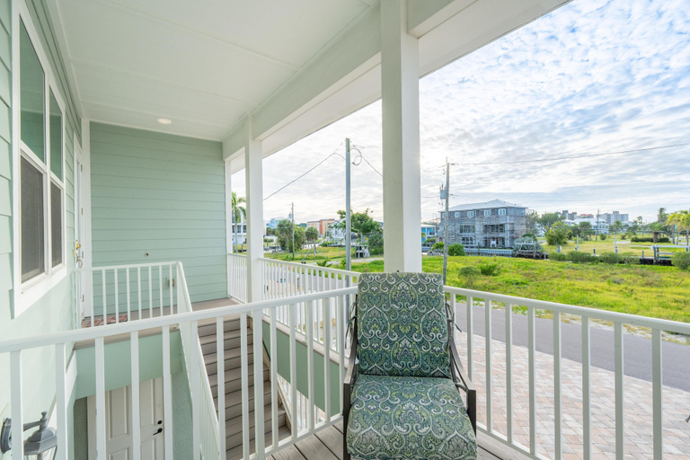 Terrace/patio 4, Harbor Bayview, Lee