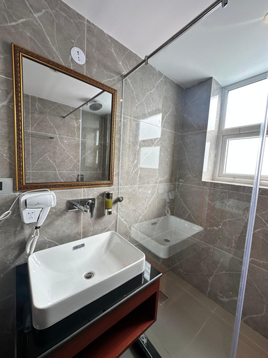 Bathroom 4, Hotel The Haven, Kargil