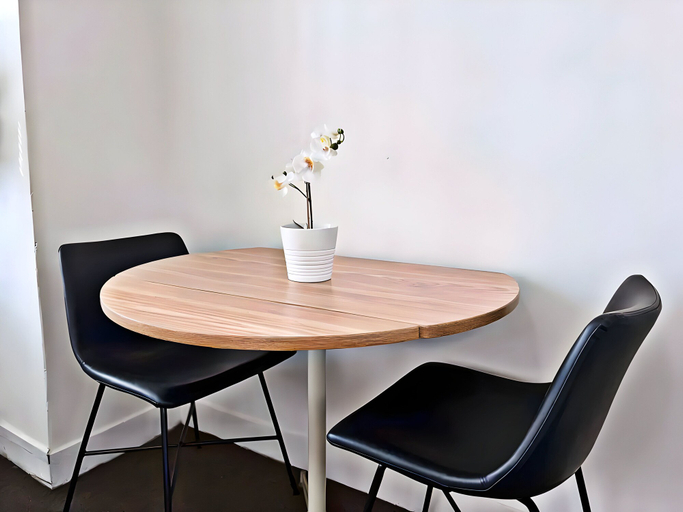 Dining room 5, Studio in Gold Coast - SP 1204, Cook