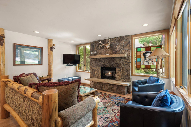 Exterior 4, Tamarack Townhome #27, Pitkin