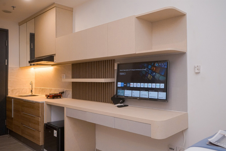 Room 5, Fancy And Homey Studio Room At Collins Boulevard Apartment, Tangerang