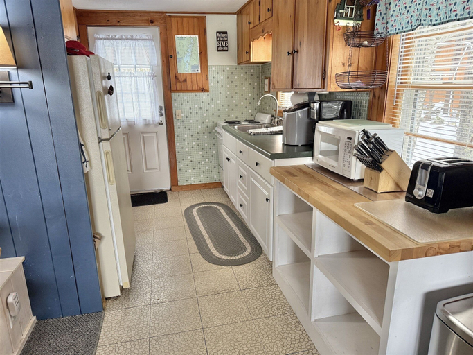 Private kitchen 4, Sunset Shores Limit 4 2 Bedroom Cottage, Cumberland