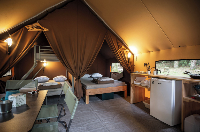 Private kitchen 2, Huttopia Champagny en Vanoise, Savoie