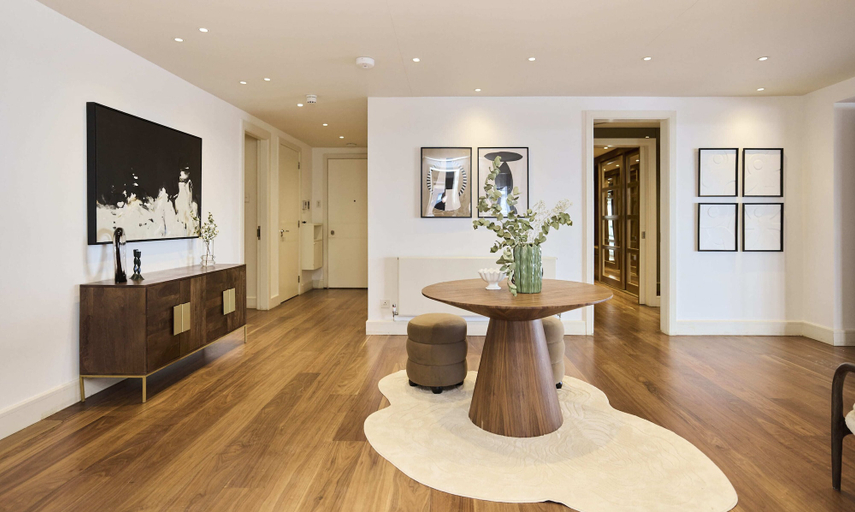 Others 5, Battersea Riverside Luxury Apartment, London
