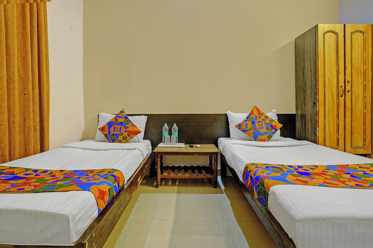 Room 4, Fabhotel 4 Pillar's - Nr Big Daddy Casino, Panaji, North Goa