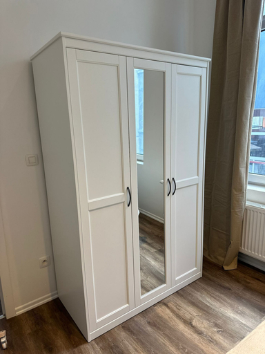 Room 2, Stylish 1BR plus LR Apt Ghent Castle, Oost-Vlaanderen