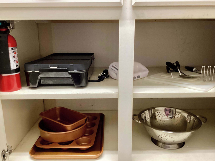 Private kitchen 3, Shoreline Studio, Seawall Beachfront Condo for 4, Galveston