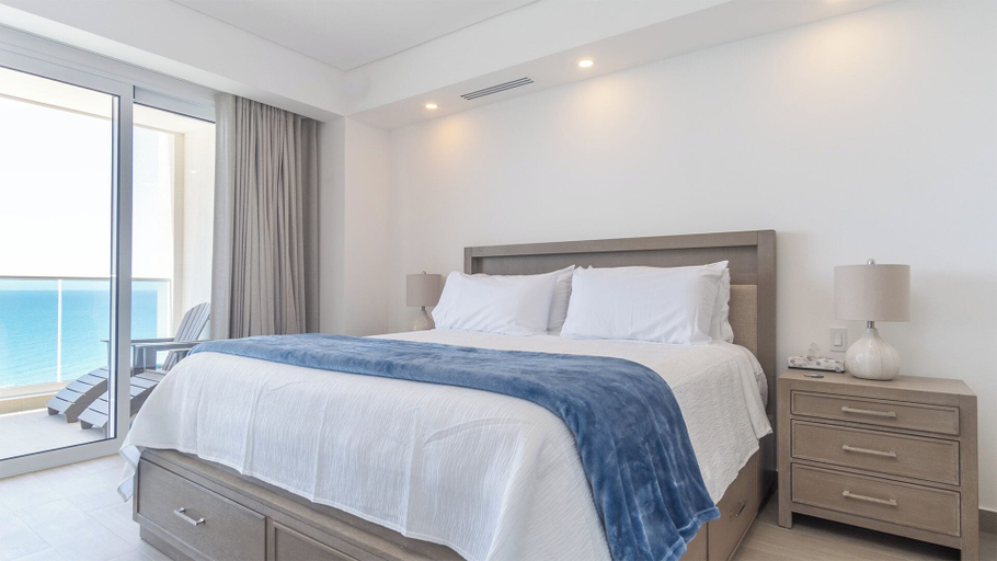 Room 3, Unique Condo by the Beach at Encantame Towers W1803, Puerto Peñasco