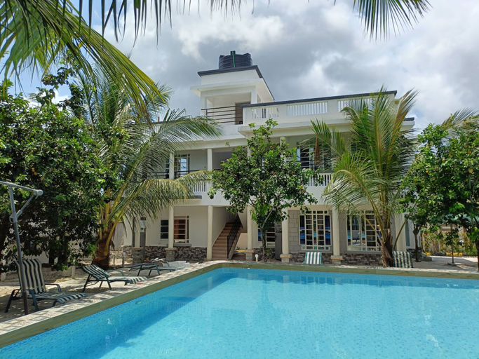 Front of property 4, Escape hole, Msambweni