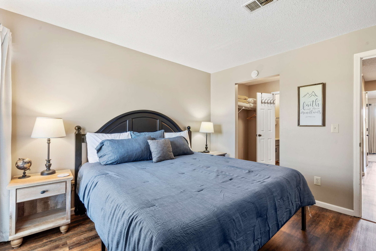 Bedroom 3, Luxurious Golf Front - Home for 4, Taney