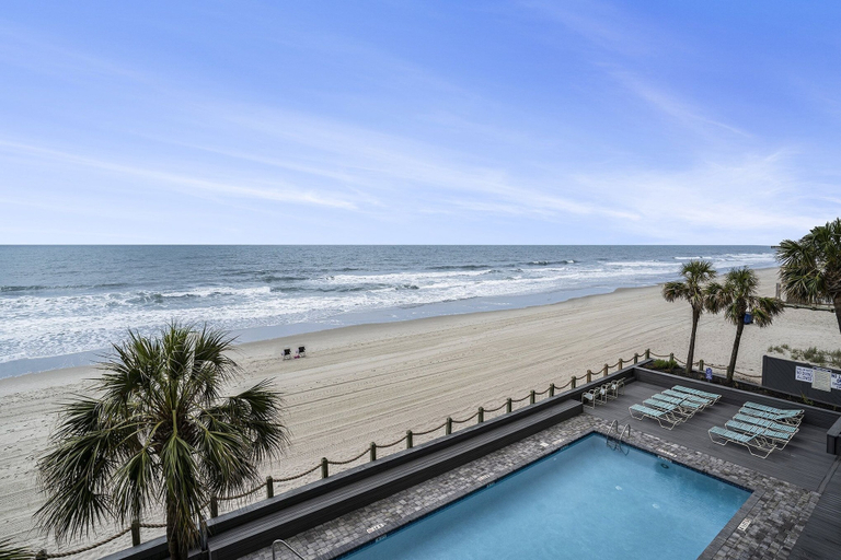 Beach 3, 0208 Waters Edge Resort 1 Bedroom Condo by RedAwning, Georgetown