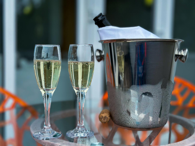 Food & Drinks 5, Bella Vista Hotel & Self Catering Suites