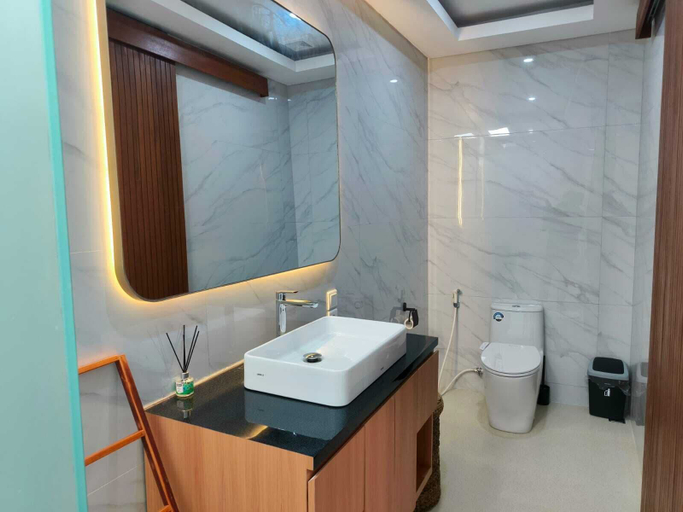 Bathroom 2, Rumah Kodel 4, Denpasar
