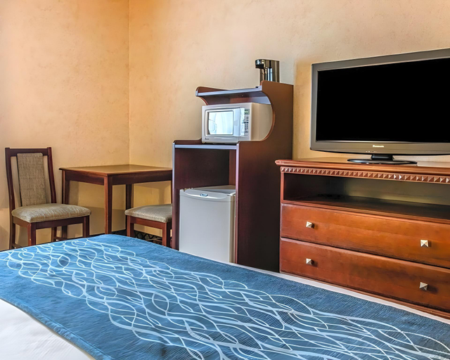 Bedroom 4, Q Lodge, Branch