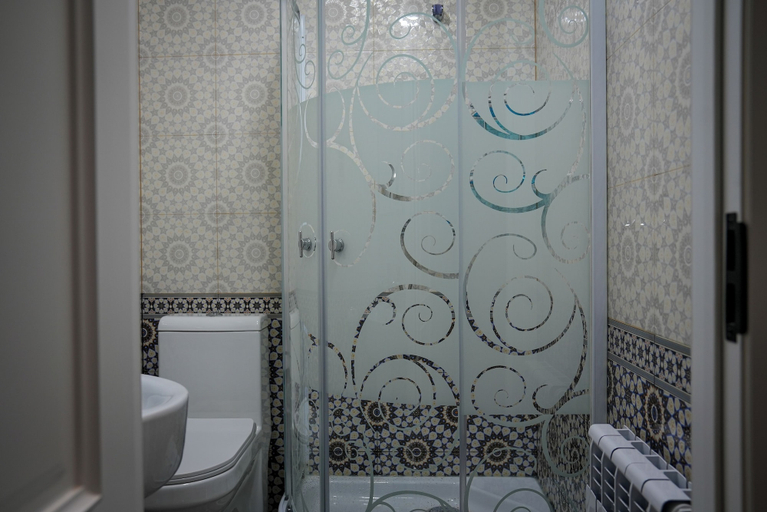 Bathroom 3, Learmara Guest House, Samarkand