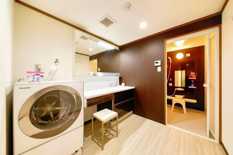 Bathroom 4, AOU・KANZOU, Osaka