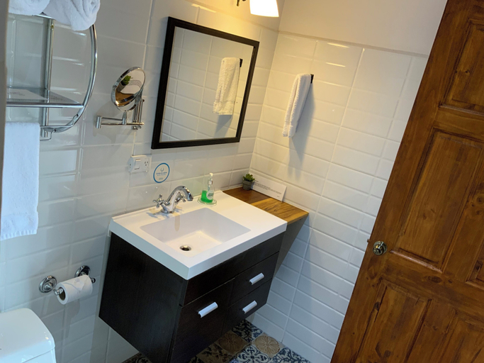 Bathroom 2, Yerbabuena Lodge, Puntarenas