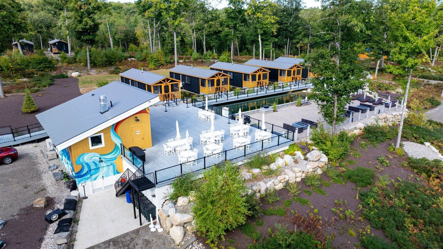 Exterior 2, Robin Limit 3 1 Bedroom Cabin, Cumberland