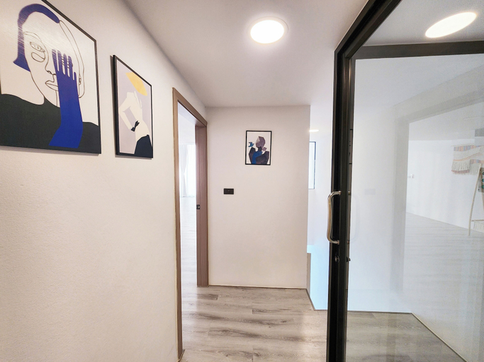 Room 2, Pool Access Massive Townhouse, Ko Samui
