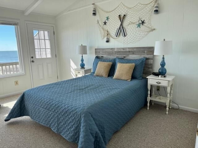 Room 4, Eastside 3 Bedroom Home by RedAwning, Brunswick