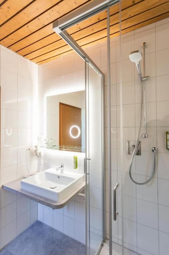 Bathroom 5, Hotel Phönix garni, Rastatt