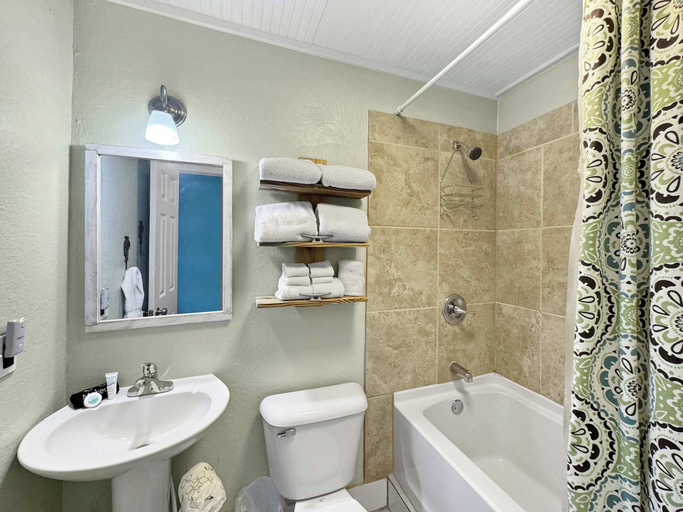 Bathroom 3, Bonnie Dune - Retreat for 8, Baldwin