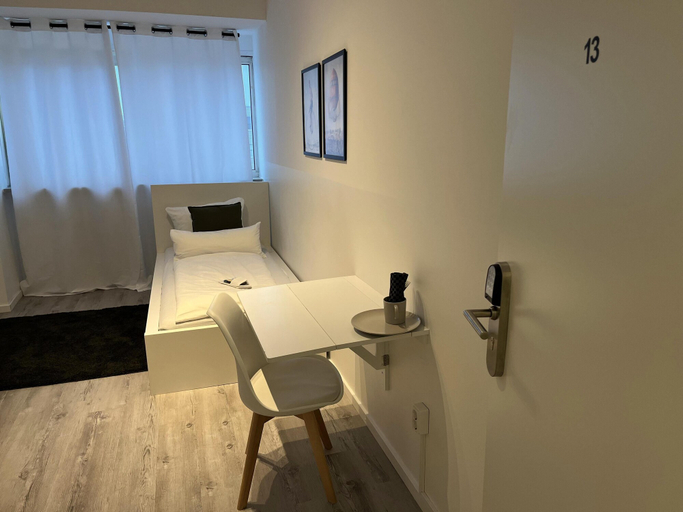 Bedroom 3, D10 I shared bathrooms&kitchen, München