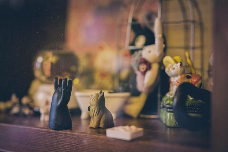 Interior detail 2, Where Past Meets Present on Antique street, Itaewon, Yongsan