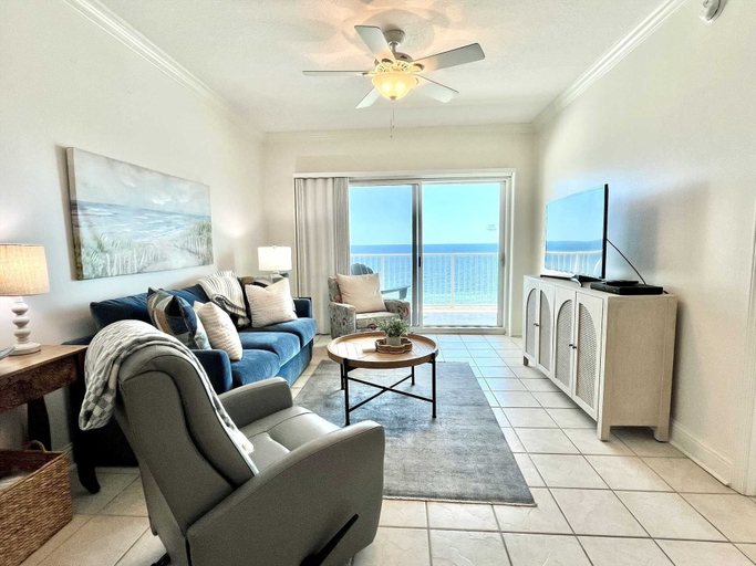 Living area 5, Crystal Shores1006 2 Bedroom Condo by RedAwning, Baldwin