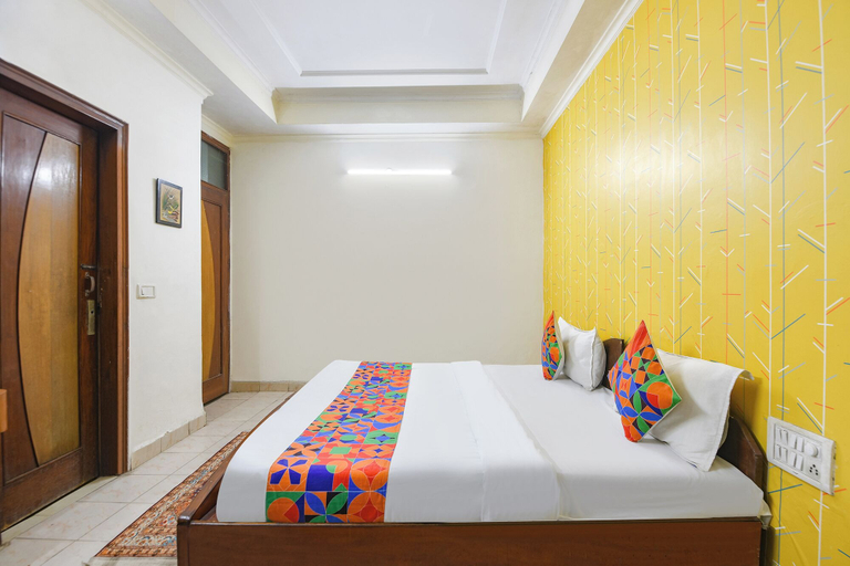 Room 3, Fabhotel Western, Delhi