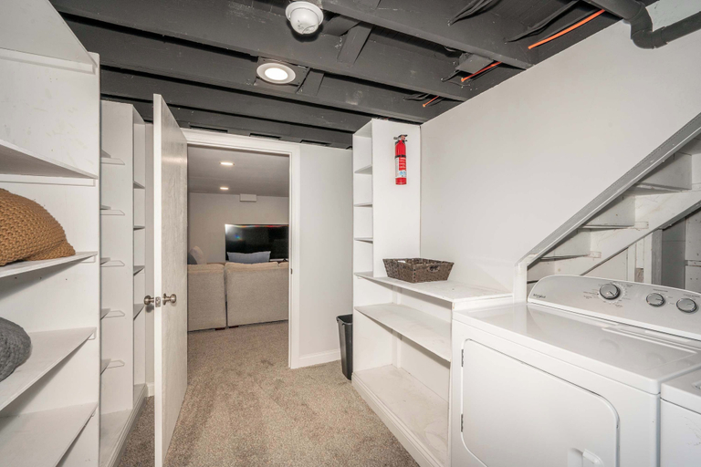 Interior 2, Valley Ridge Retreat For 8, Hamilton