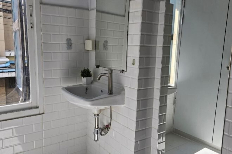 Bathroom 3, Seen Hostel Bangkok The Riverwalk, Khlong San