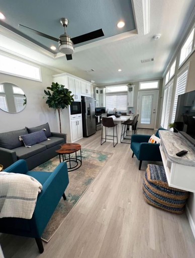 Interior, Island Oaks RV Resort, Baker
