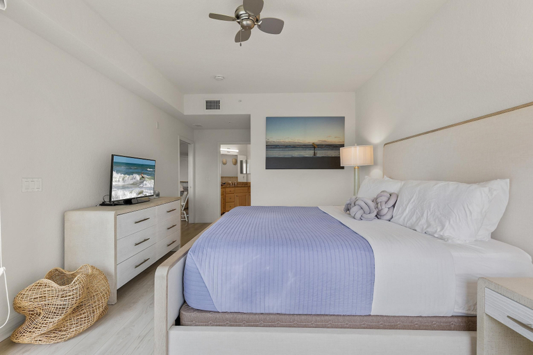 Room 2, Oceanwalk 17-502, Volusia