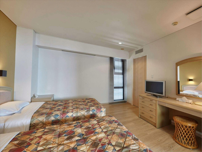 Bedroom 4, Hotel Miyuki Beach, Onna