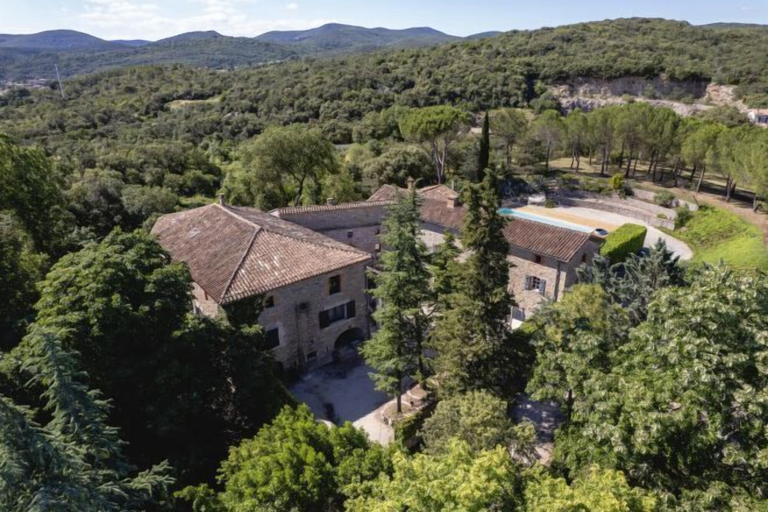Exterior 4, Cottage Olive on large domain with Pool, Spa, Tennis, Gard
