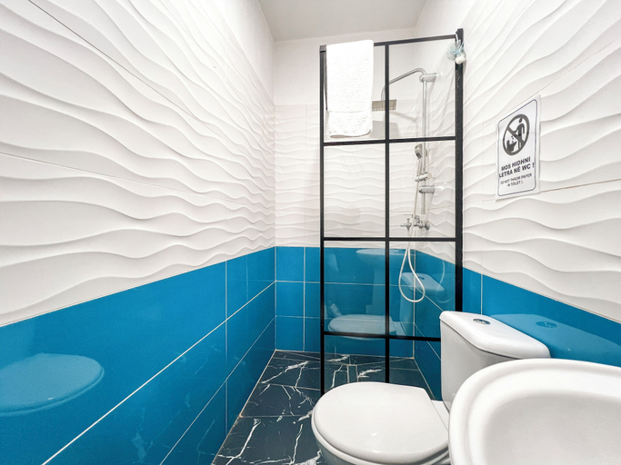 Bathroom 5, Hotel Tier Center, Tiranës