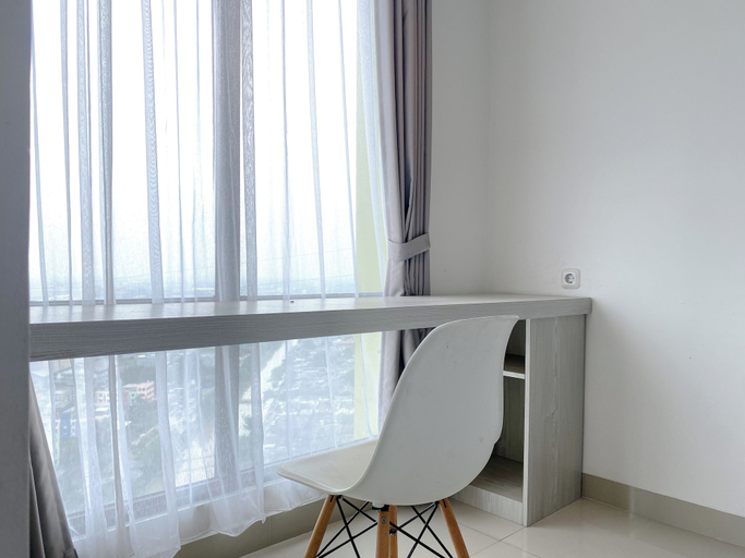 Room 5, White Toned Studio At Lrt City Bekasi Apartment, Bekasi