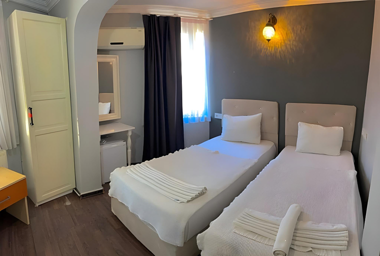Bedroom 4, Hotel Rose Bouquets, Fatih