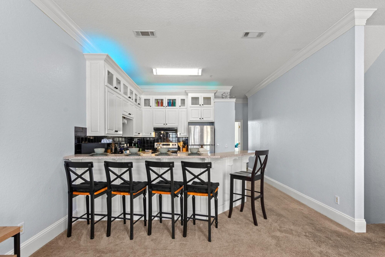 Private kitchen 3, Knee Deep, Bay