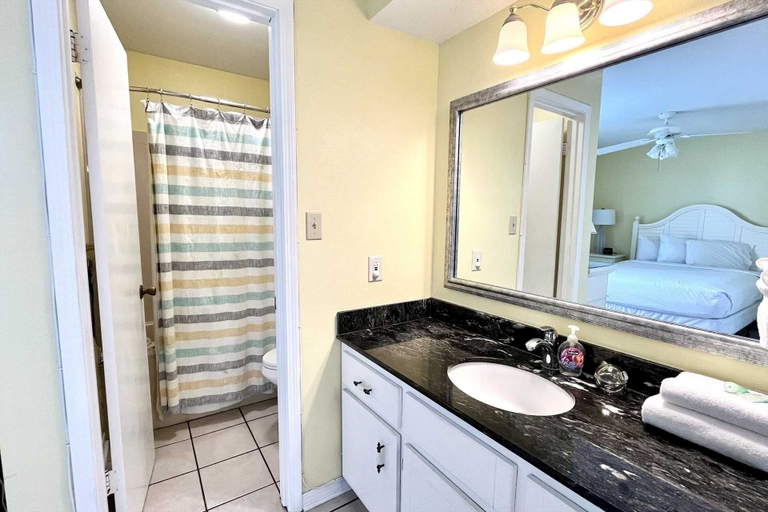 Room 5, Southern Sands 104 2 Bedroom Condo by RedAwning, Baldwin