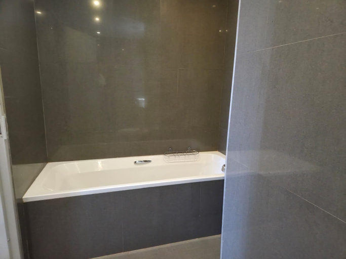 Bathroom 3, Kathu Hotel, John Taolo Gaetsewe