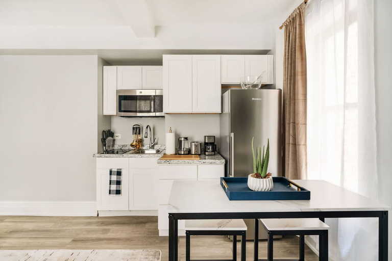 Room 5, 73-308 New 1BR 1bth UWS Doorman Gym, New York