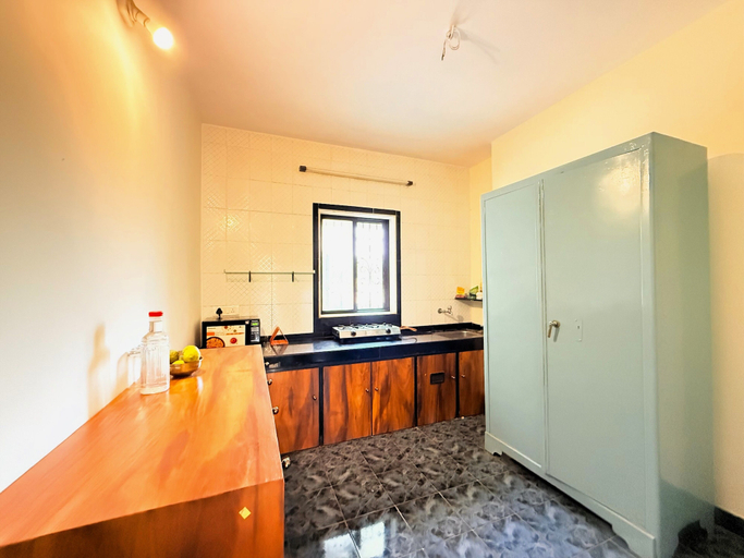 Private kitchen 2, Anand Mansion, Pune