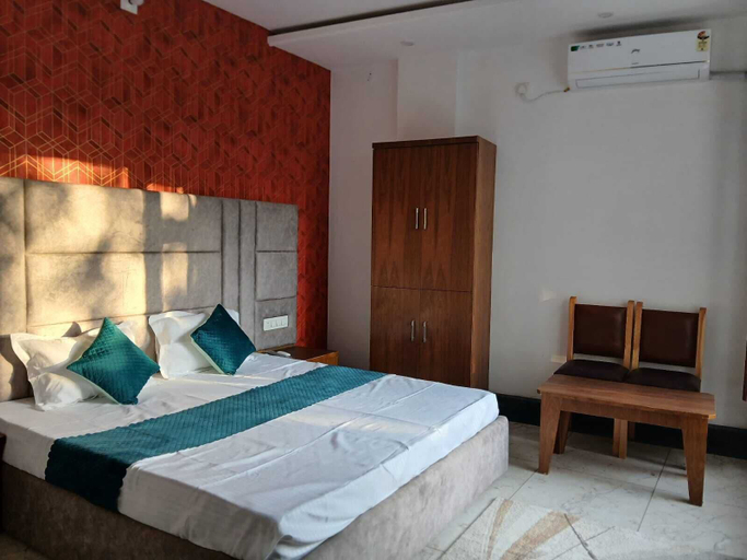 Room 3, Aarav Hotel, Kangra