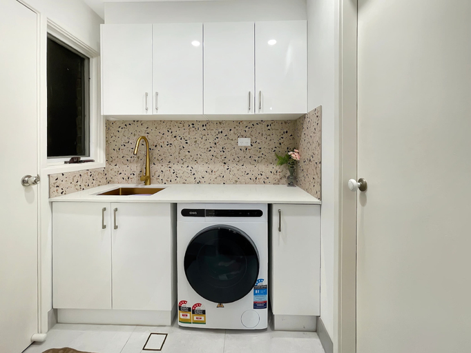 Room 2, Metawise Cozy Family Room in Shared Home Free Parking, Baulkham Hills - Central