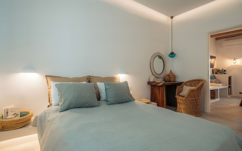 Room 2, Turquoise, South Aegean