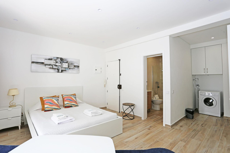 Room 3, A09 - Sidestreet Mineiro Studio, Lagos