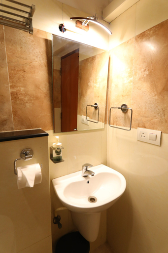 Bathroom 4, Earth Hotels Domlur, Bangalore